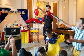 How to Choose the Right Children's Party Entertainer for Your Next Bash
